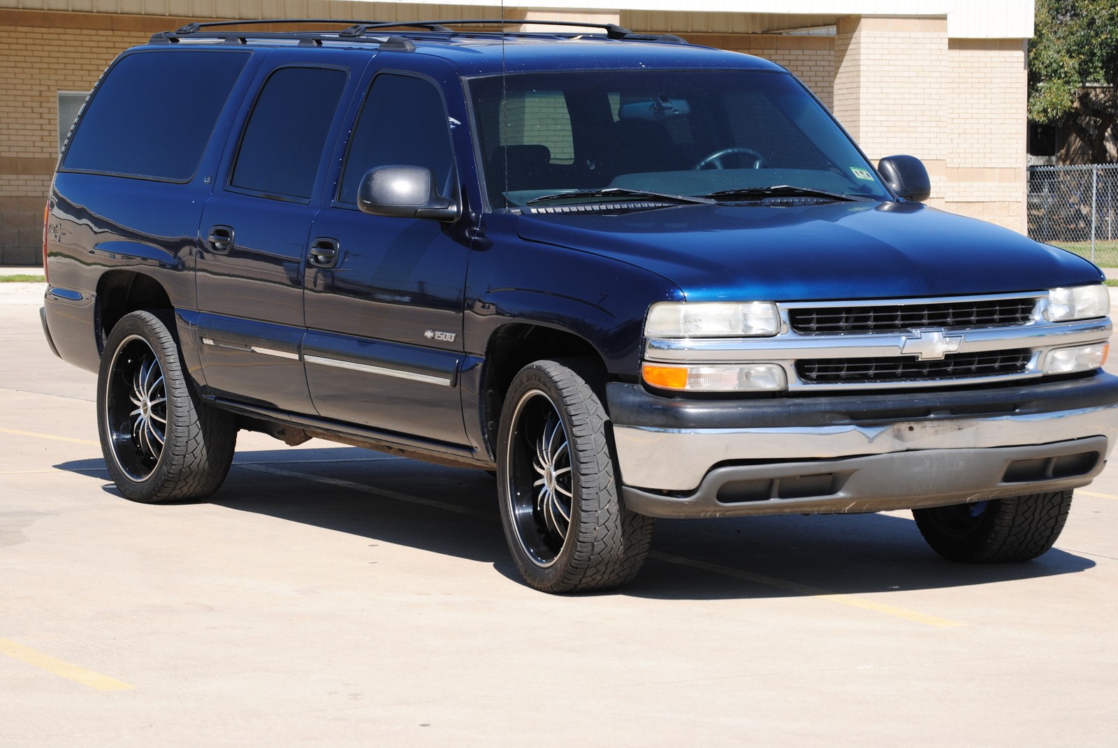 2000 CHEVROLET SUBURBAN